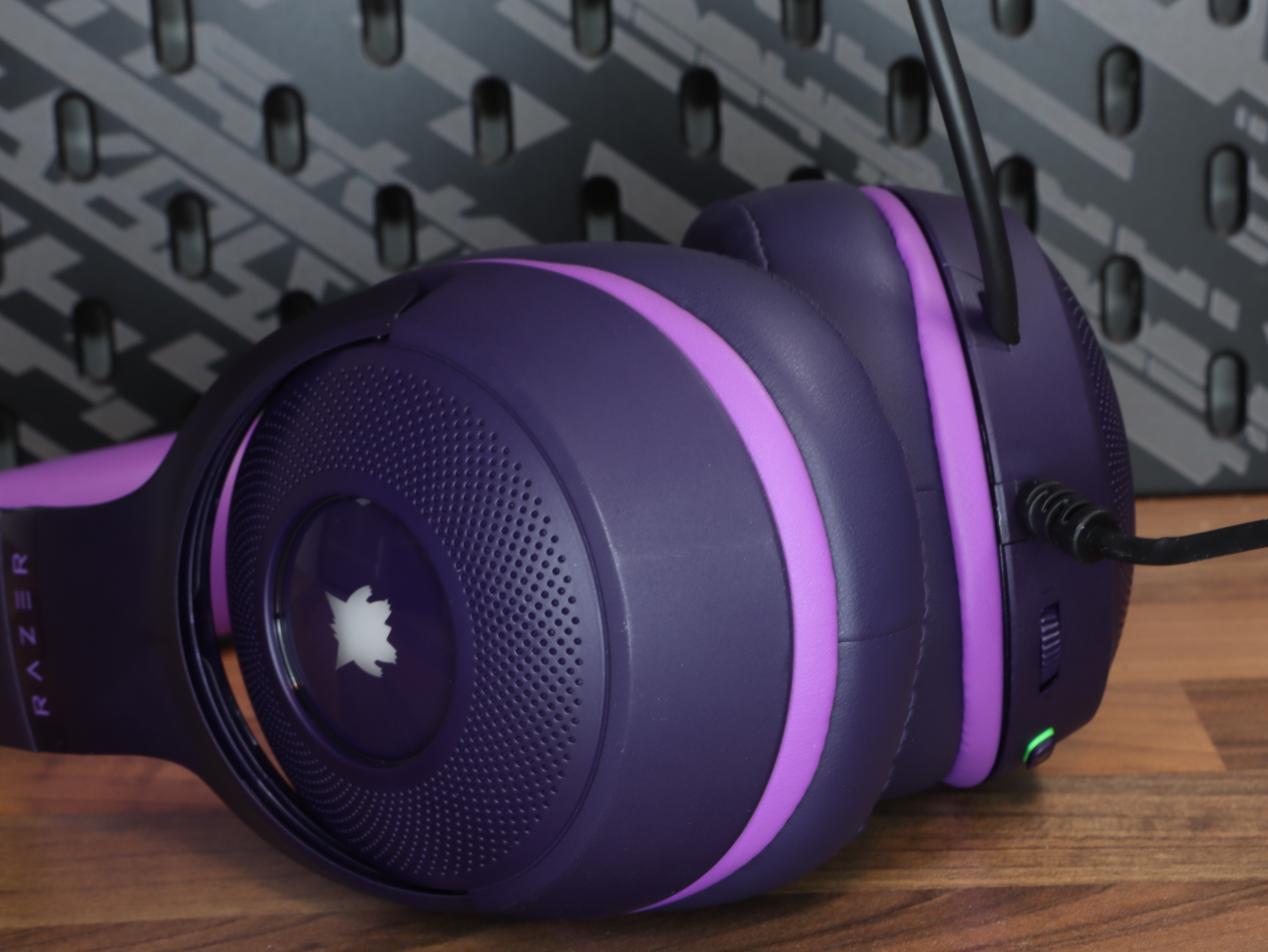 V2 Kraken Razer Edition Gengar Pokemon gaming headset triforce hyperclear RGB surround sound.JPG